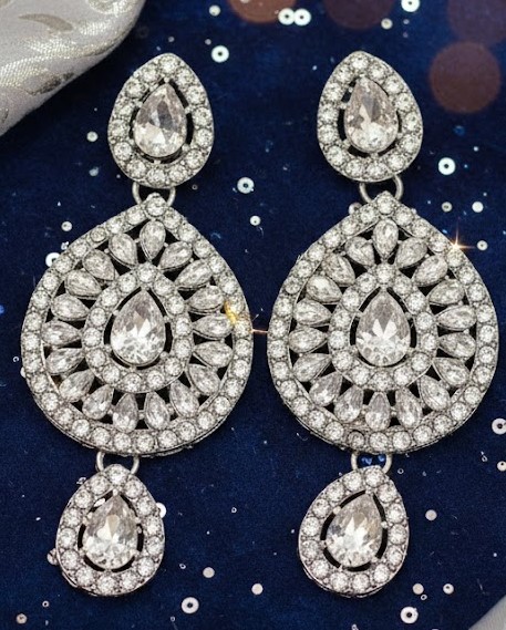 Silver Crystal Royale Necklace, Earring & Maang Tika Set 6 Silver Crystal Royale Necklace, Earring & Maang Tika Set