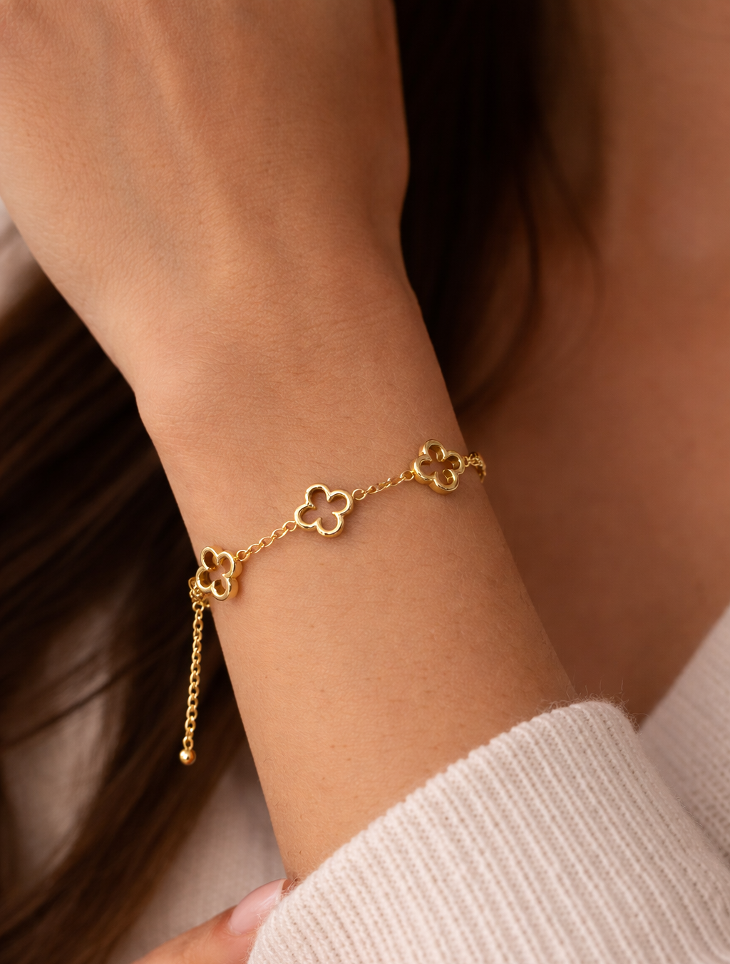 Minimalist Anti-Tarnish Gold Clover Bracelet 1 Minimalist Anti-Tarnish Gold Clover Bracelet